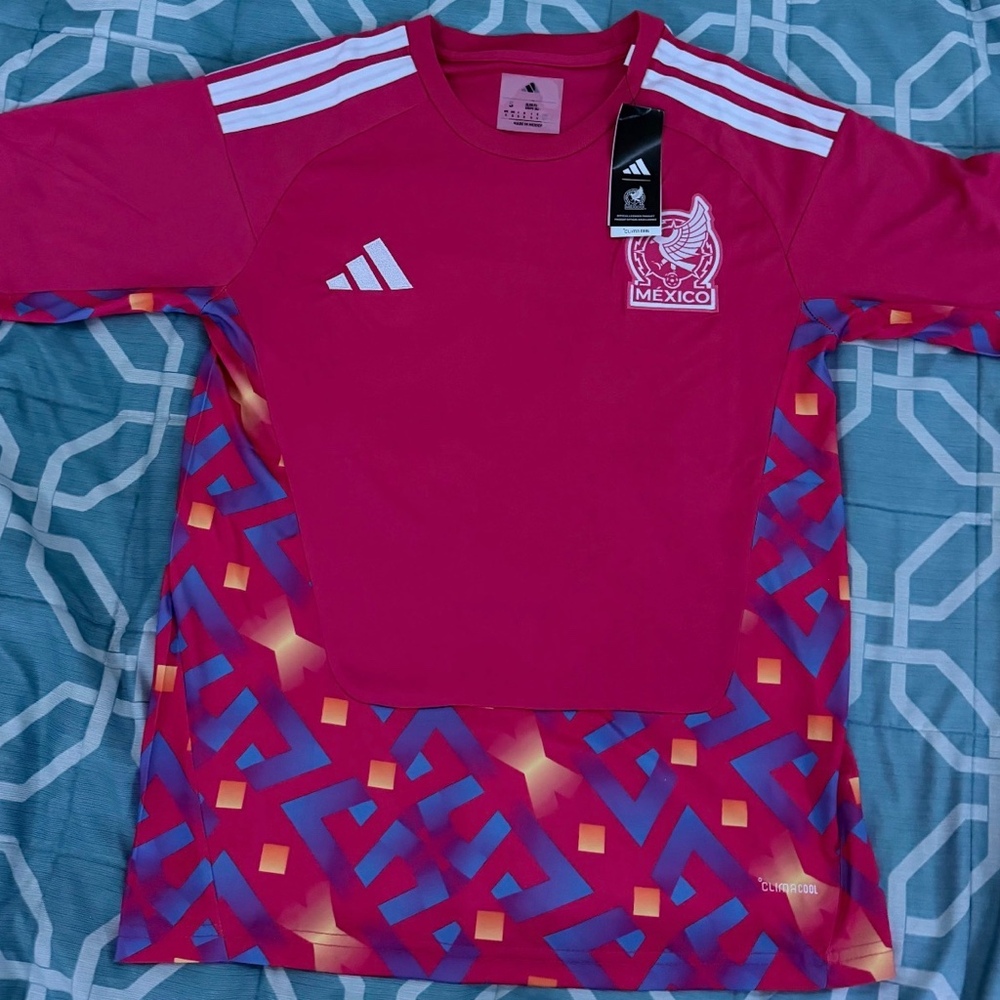 Pink mexico goalkeeper jersey size small